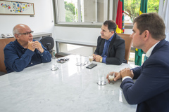 Presidente Hamilton Sossmeier recebe o senhor Romildo Bolzan Junior, presidente estadual do PDT.