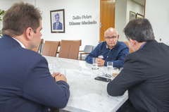Presidente Hamilton Sossmeier recebe o senhor Romildo Bolzan Junior, presidente estadual do PDT.