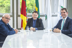 Presidente Hamilton Sossmeier recebe o senhor Romildo Bolzan Junior, presidente estadual do PDT.