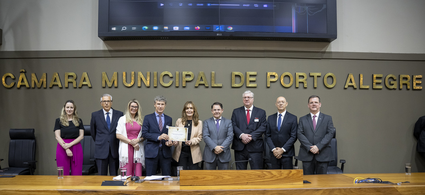 Solenidade ocorreu no Plenário Otávio Rocha