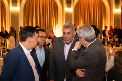 Presidente Hamilton Sossmeier e vereadores comparecem a jantar de fim de ano da AIAMU.