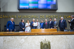 Solenidade ocorreu no Plenário Otávio Rocha