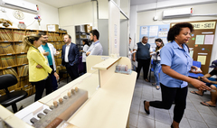 Carús (casaco azul) visitou a unidade