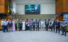 Vereadora Fernanda Barth entrega Título de Cidadão de Porto Alegre ao Dr. Eugênio Amorim 