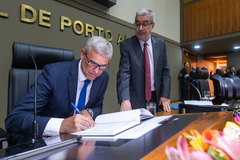 Durante a cerimônia foram anunciados também os nomes das  novas lideranças do governo, da oposição e de cada partido