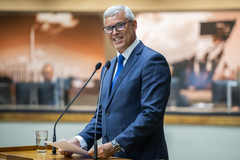 Mauro Pinheiro assume presidência da Câmara pela segunda vez