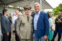 Tenente-coronel Volker, que assumiu o comando do 21° Batalhão de Polícia Militar, e o presidente da Câmara Municipal de Porto Alegre, vereador Mauro Pinheiro (PL)