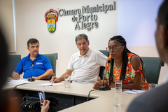 4ª Reunião Ordinária da CUTHAB, com pauta proposta pelo vereador José Freitas, para saber quais as ações foram tomadas pelo Executivo Municipal para realizar desassoreamentos de rios, arroios e córregos de Porto Alegre de setembro (último mês de enchentes) até o presente momento. Participaram representantes da Secretaria Municipal do Meio Ambiente, Urbanismo e Sustentabilidade; da Procuradoria Geral do Município (PGM); do Departamento Municipal de Limpeza Urbana (DMLU); do  Departamento Municipal de Água e Esgoto (DMAE); entre outros orgãos municipais e estaduais. O encontro foi presidido pelo vice-presidente da Comissão, vereador Cassiá Carpes.