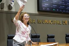 Na tribuna, vereadora Biga Pereira (PCdoB) falou sobre seu mandato em prol das mulheres