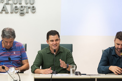 Reunião para atualização sobre o processo de interdição parcial do aeroporto Salgado Filho. Na foto, presidente da comissão, Giovani Culau e Coletivo