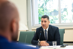 Reunião para atualização sobre o processo de interdição parcial do aeroporto Salgado Filho. Na foto, representante da Fraport