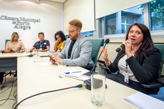 11ª reunião ordinária teve como pauta a acessibilidade de Porto Alegre, proposta pelo vereador Cláudio Conceição. Na foto, Tatiana Tomasini, representante da Secretaria Municipal de Obras e Infraestrutura (Smoi).