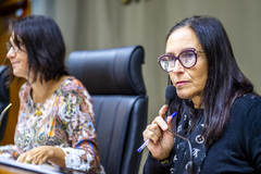 Relatora da CPI, vereadora Comandante Nádia (à esquerda na foto), e a presidente da Comissão, vereadora Cláudia Araújo