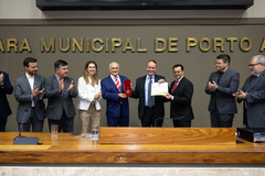 Solenidade ocorreu no Plenário Otávio Rocha