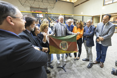 Líderes de bancada mostram bandeira suja pela enchente
