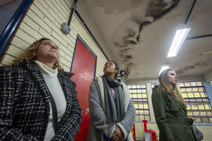 Visita conjunta entre CECE e CUTHAB na EMEF América, devido a denúncia de risco de desabamento.