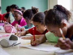 Aluno celíaco teria merenda escolar adequada em escolas públicas