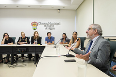 Comissão se reuniu na manhã desta terça-feira