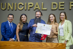 Solenidade ocorreu no Plenário Otávio Rocha