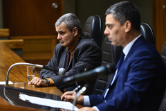 Silmar Máximo (e), com o vereador Cassio Trogildo, na sessão desta tarde